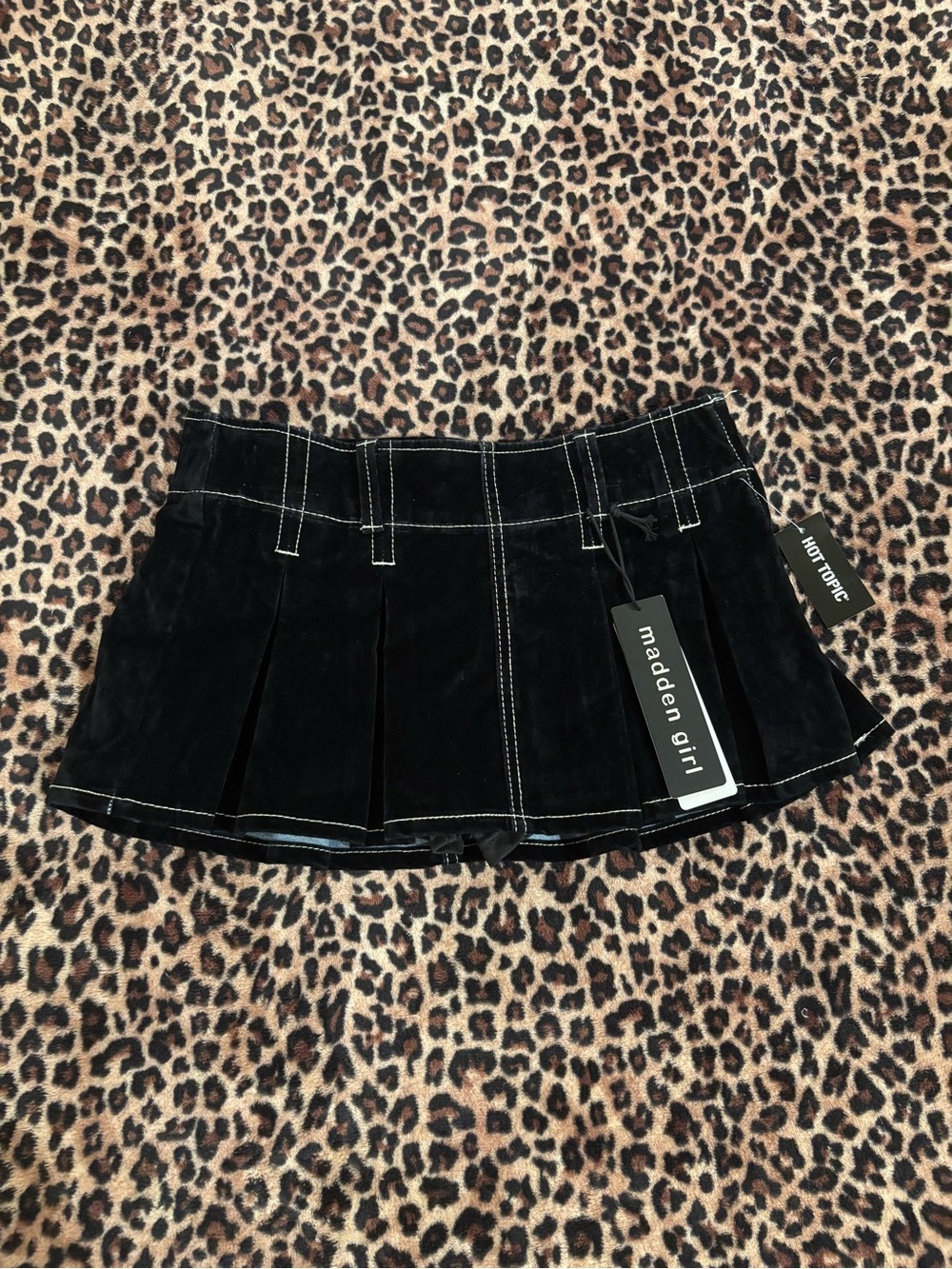 Madden Girl Black Pleated Mini Skirt with Contrast Stitching